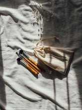 Afbeelding in Gallery-weergave laden, Vegan Make-up kwasten van bamboe