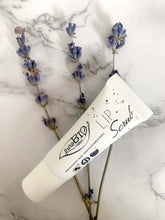 Afbeelding in Gallery-weergave laden, PuroBio witte tube met lip scrub